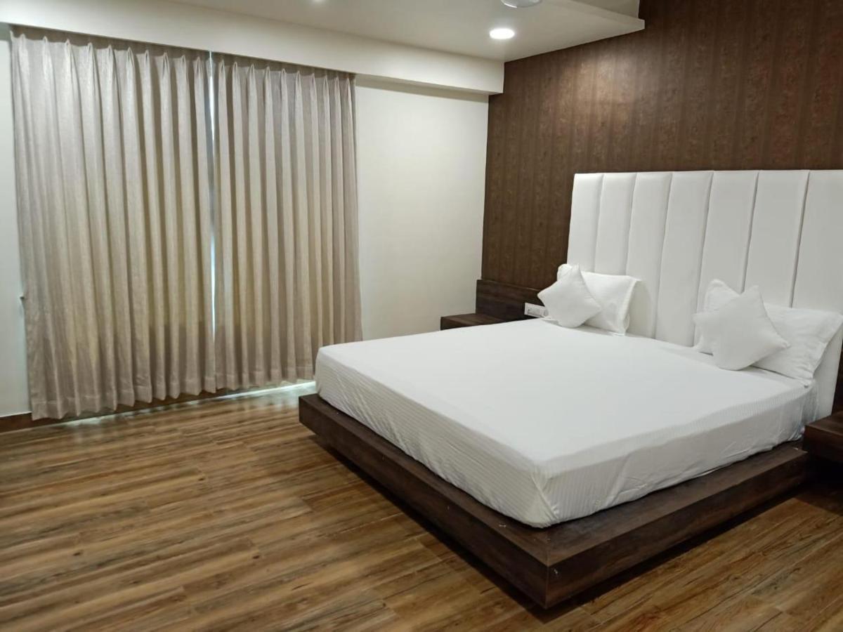 Hotel Pari Dwarka  Exterior photo